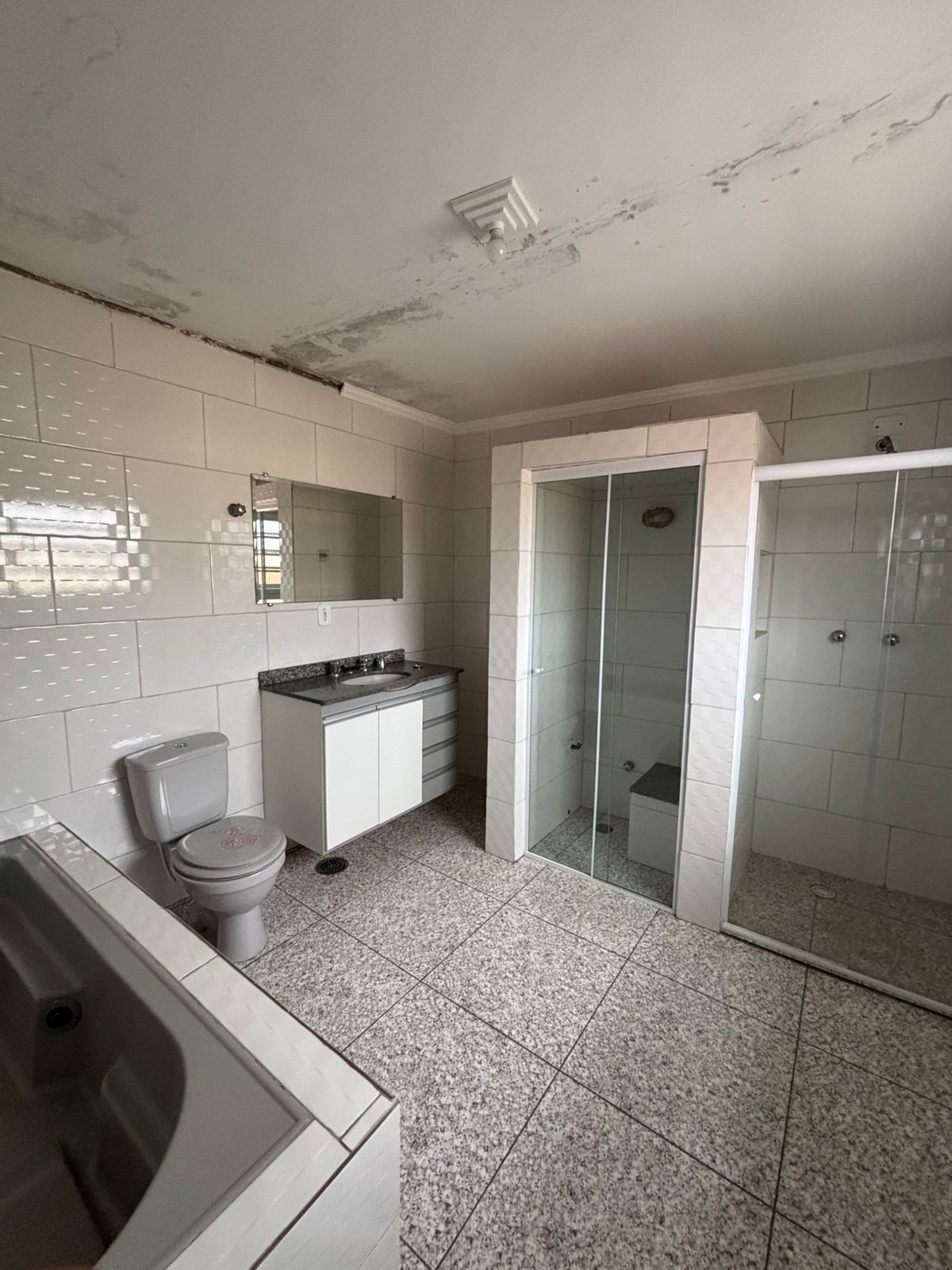 Imagem Casa com 3 Quartos à Venda, 300 m² em Jardim das Rosas (Zona Leste) - São Paulo Imagem Casa com 3 Quartos à Venda, 300 m² em Jardim das Rosas (Zona Leste) - São Paulo