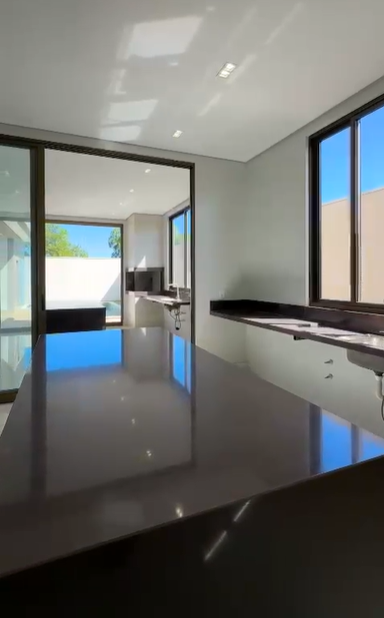 Imagem Casa de Condomínio com 4 Quartos à Venda, 422 m² em - Imagem Casa de Condomínio com 4 Quartos à Venda, 422 m² em -