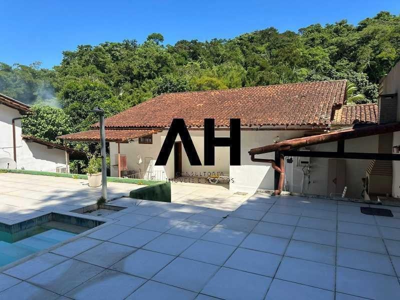 Imagem Casa com 4 Quartos à Venda, em Muriqui - Niterói Imagem Casa com 4 Quartos à Venda, em Muriqui - Niterói