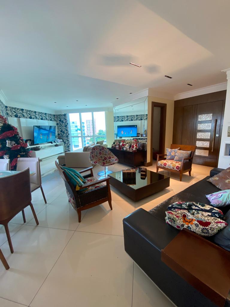 Imagem Apartamento com 4 Quartos à Venda, 198 m²em Umarizal - Belém
