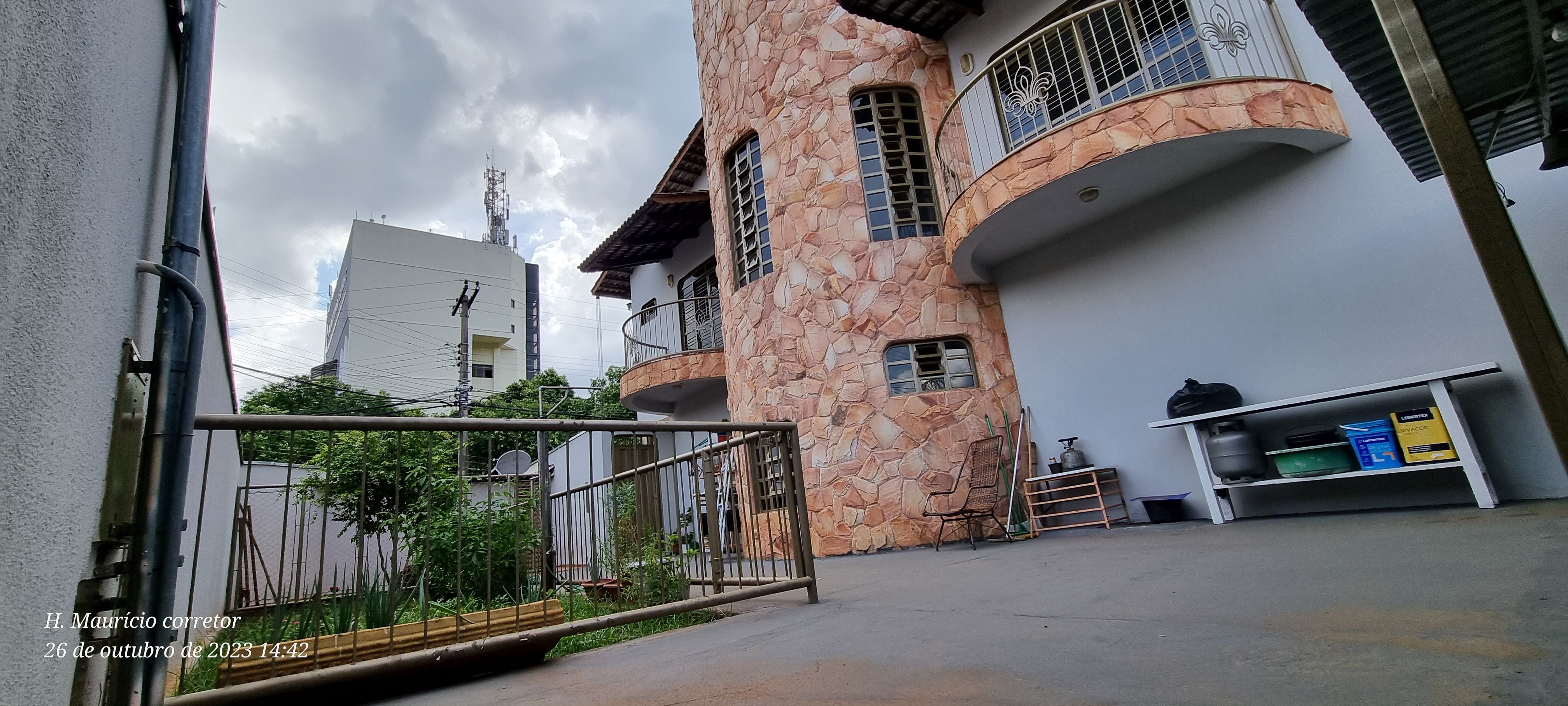 Imagem Sobrado com 4 Quartos à Venda ou Temporada, 250 m²em Setor Jaó - Goiânia