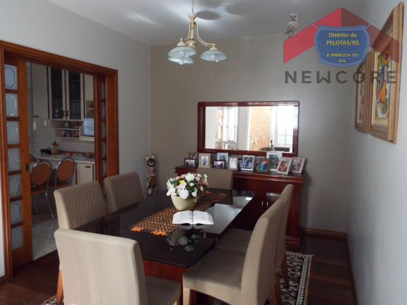 Imagem Casa com 4 Quartos à Venda, 315 m² em Centro - Pelotas