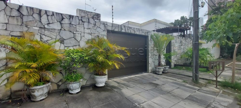 Casa com 3 Quartos à Venda, 476 m² em Monteiro - Recife