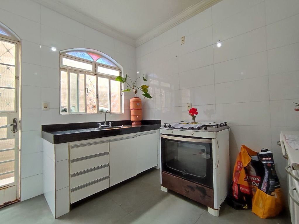 Imagem Casa com 4 Quartos à Venda, 200 m² em São Benedito - Santa Luzia