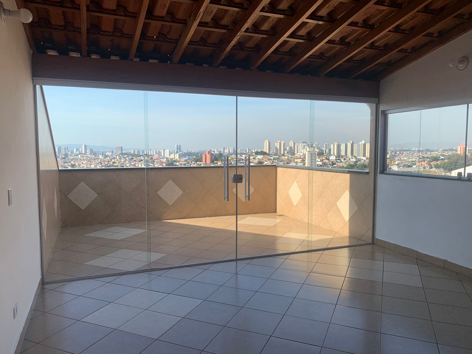 Imagem Sobrado com 3 Quartos à Venda, 243 m²em Santo Antônio - Osasco