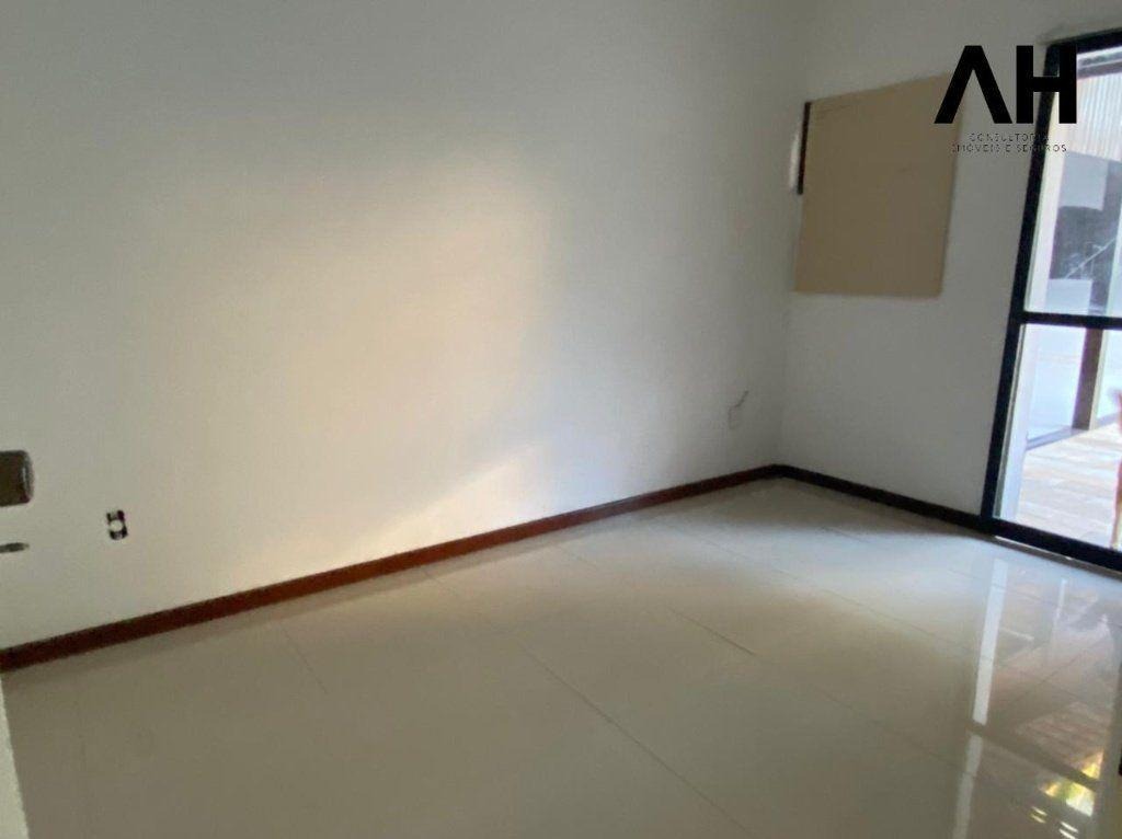 Imagem Casa com 3 Quartos à Venda, 360 m²em Piratininga - Niterói Imagem Casa com 3 Quartos à Venda, 360 m²em Piratininga - Niterói