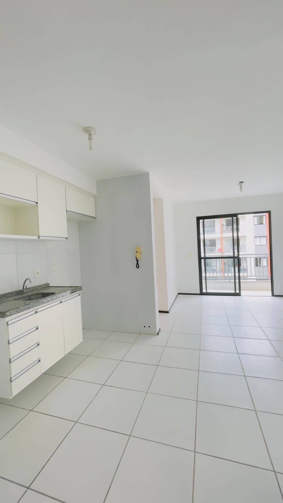 Imagem Apartamento com 2 Quartos à Venda, 61 m²em Calhau - São Luís