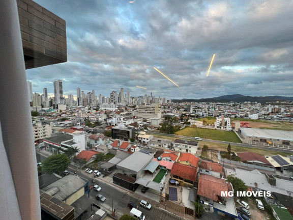 Imagem Apartamento com 2 Quartos à Venda, 68 m² em Centro - Balneário Camboriú