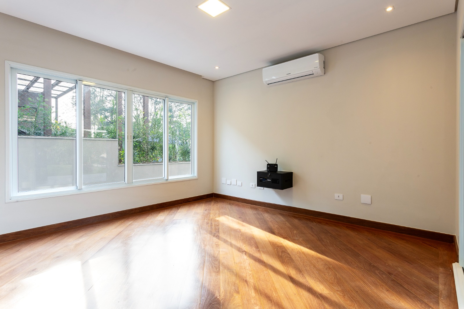 Imagem Casa de Condomínio com 6 Quartos à Venda, 780 m²em Residencial Tamboré - Barueri
