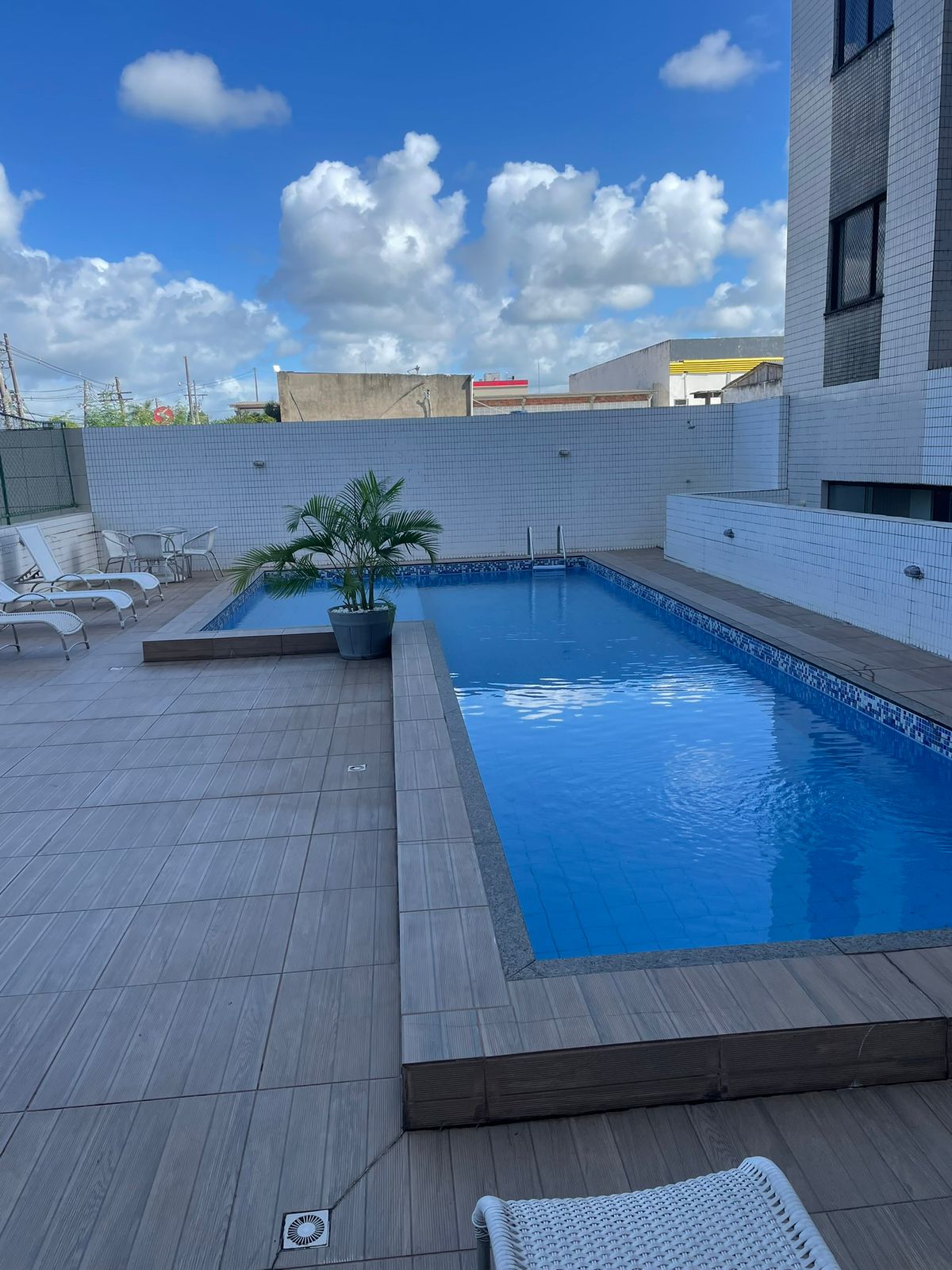 Imagem Apartamento com 2 Quartos para Alugar, 74 m²em Pitangueiras - Lauro de Freitas
