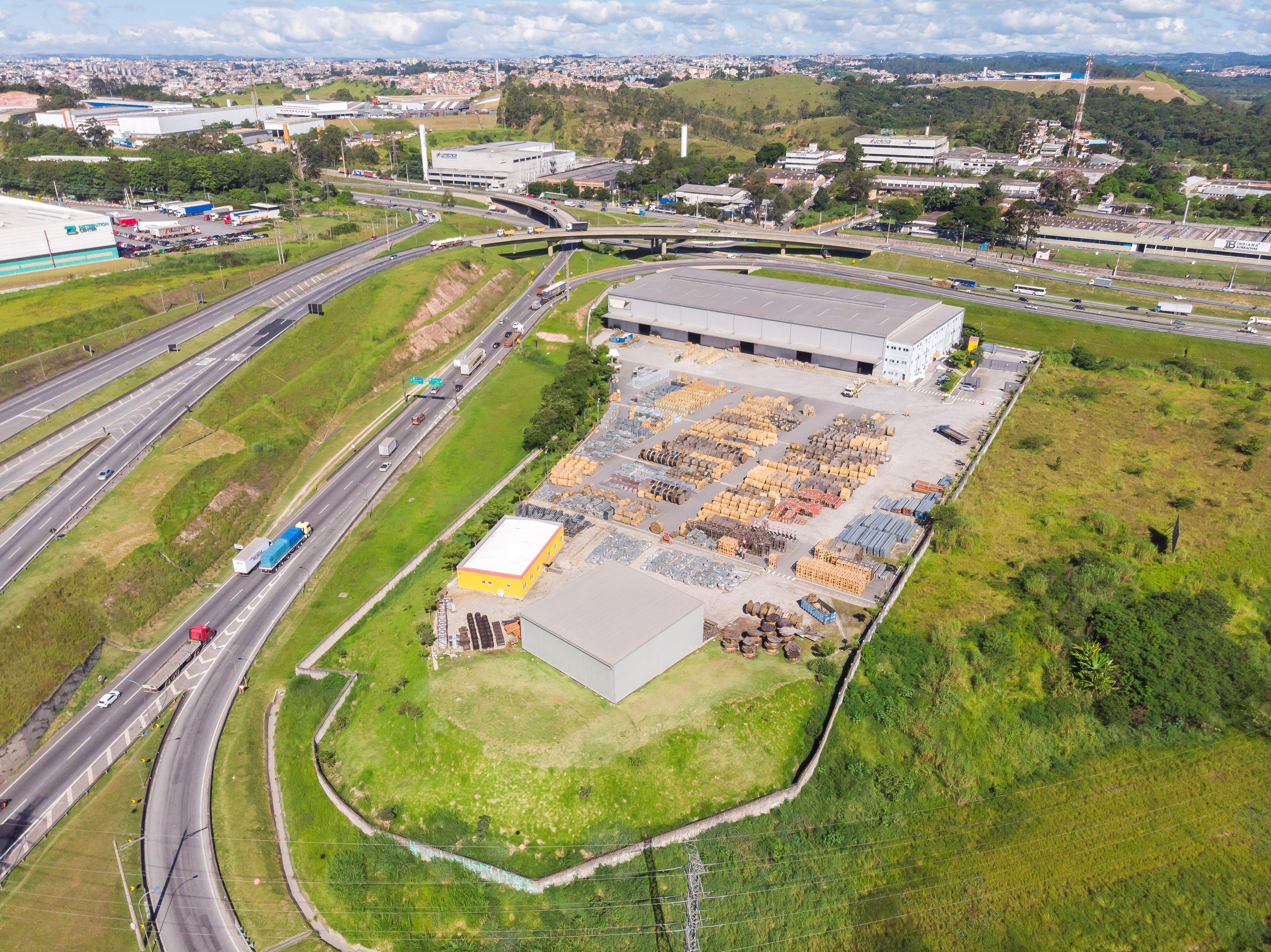 Imagem Galpão para Alugar, 7.600 m² em Jardim Vista Alegre - Embu das Artes