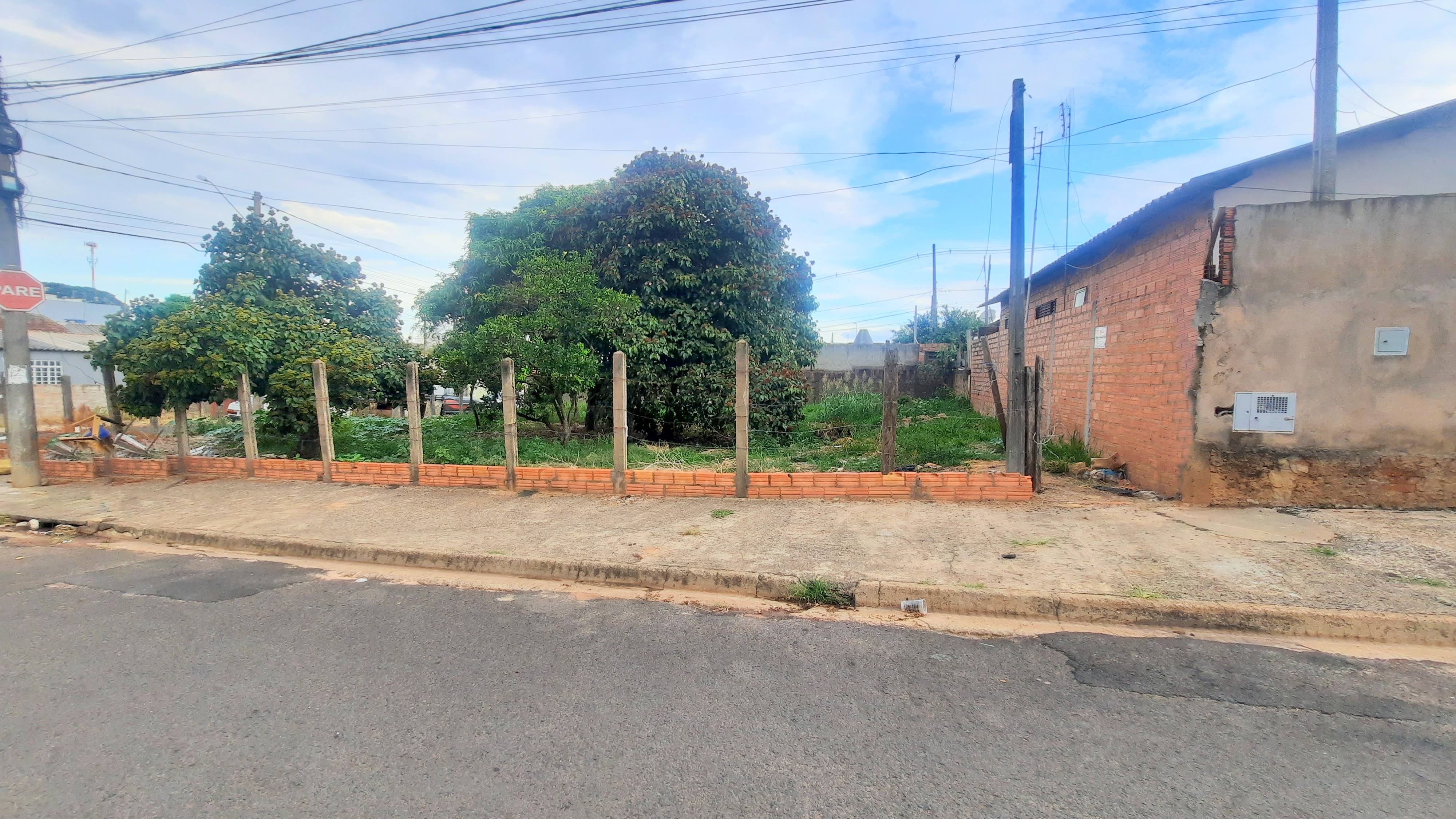 Imagem Terreno à Venda, 400 m²em Parque Marajoara - Botucatu Imagem Terreno à Venda, 400 m²em Parque Marajoara - Botucatu