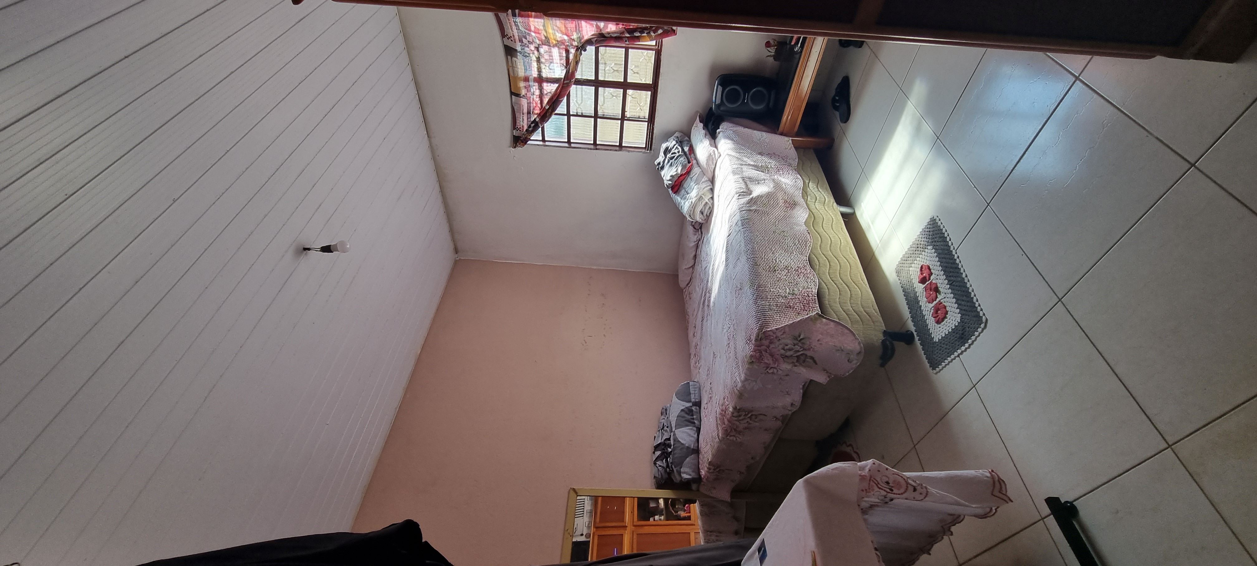 Imagem Casa com 2 Quartos à Venda, 130 m²em Jardim Guanabara III - Goiânia