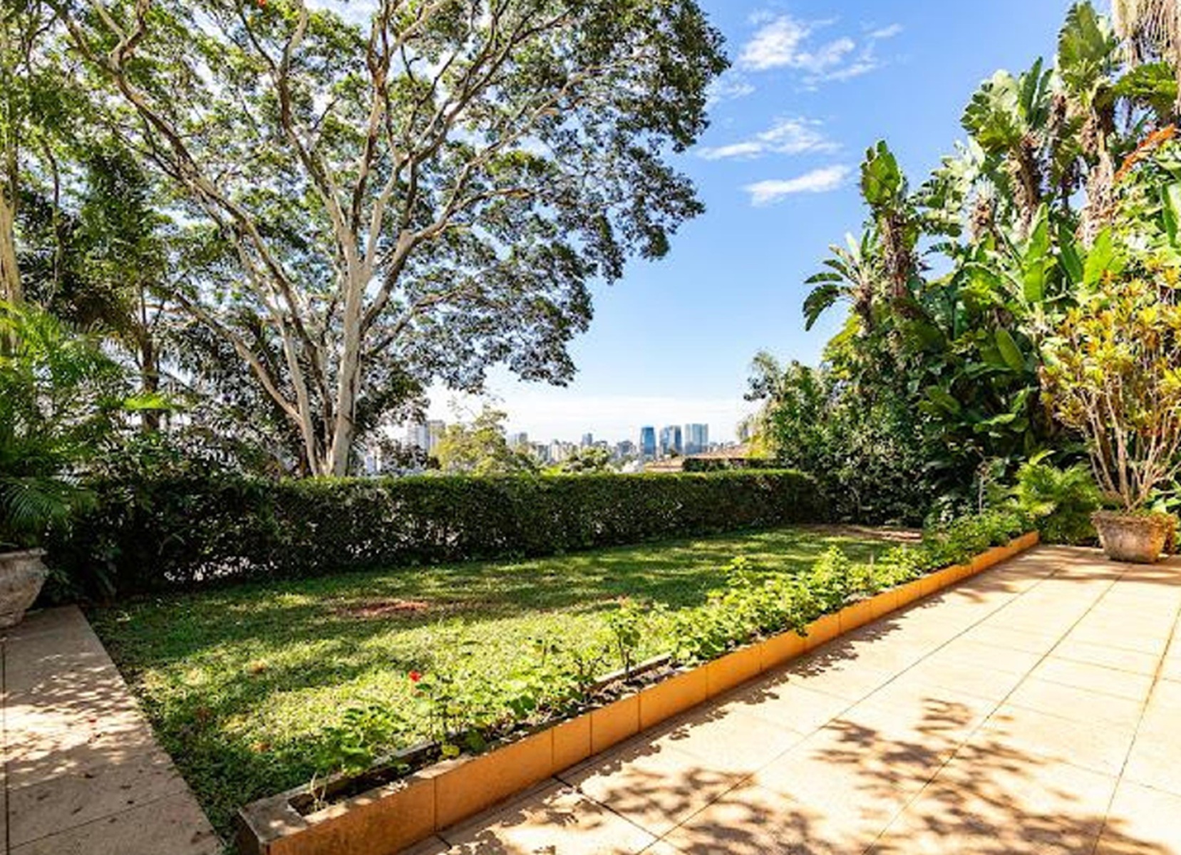 Imagem Casa de Vila com 3 Quartos à Venda, 250 m² em Jardim Guedala - São Paulo