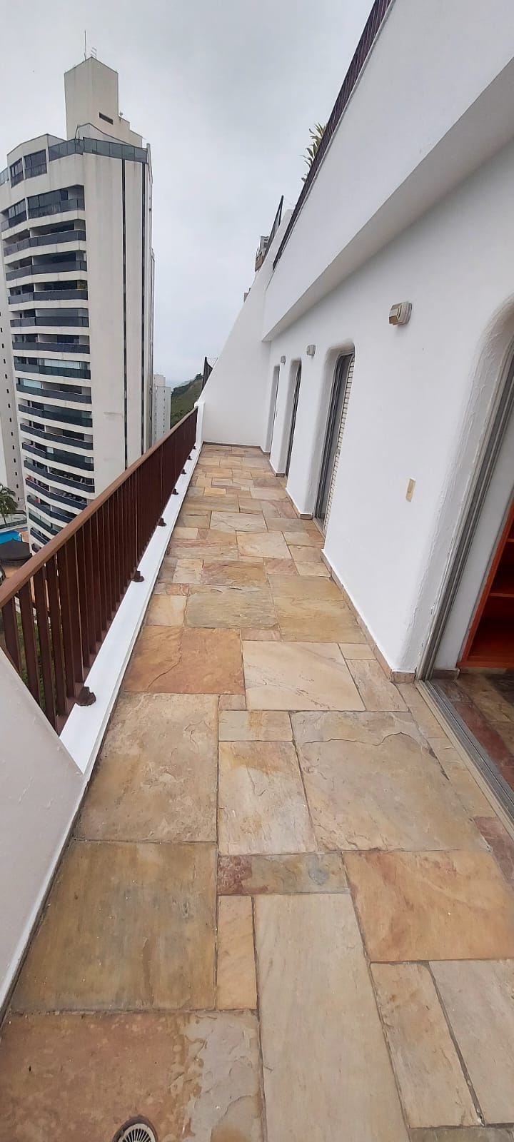 Imagem Cobertura com 3 Quartos à Venda, 300 m²em Jardim Astúrias - Guarujá