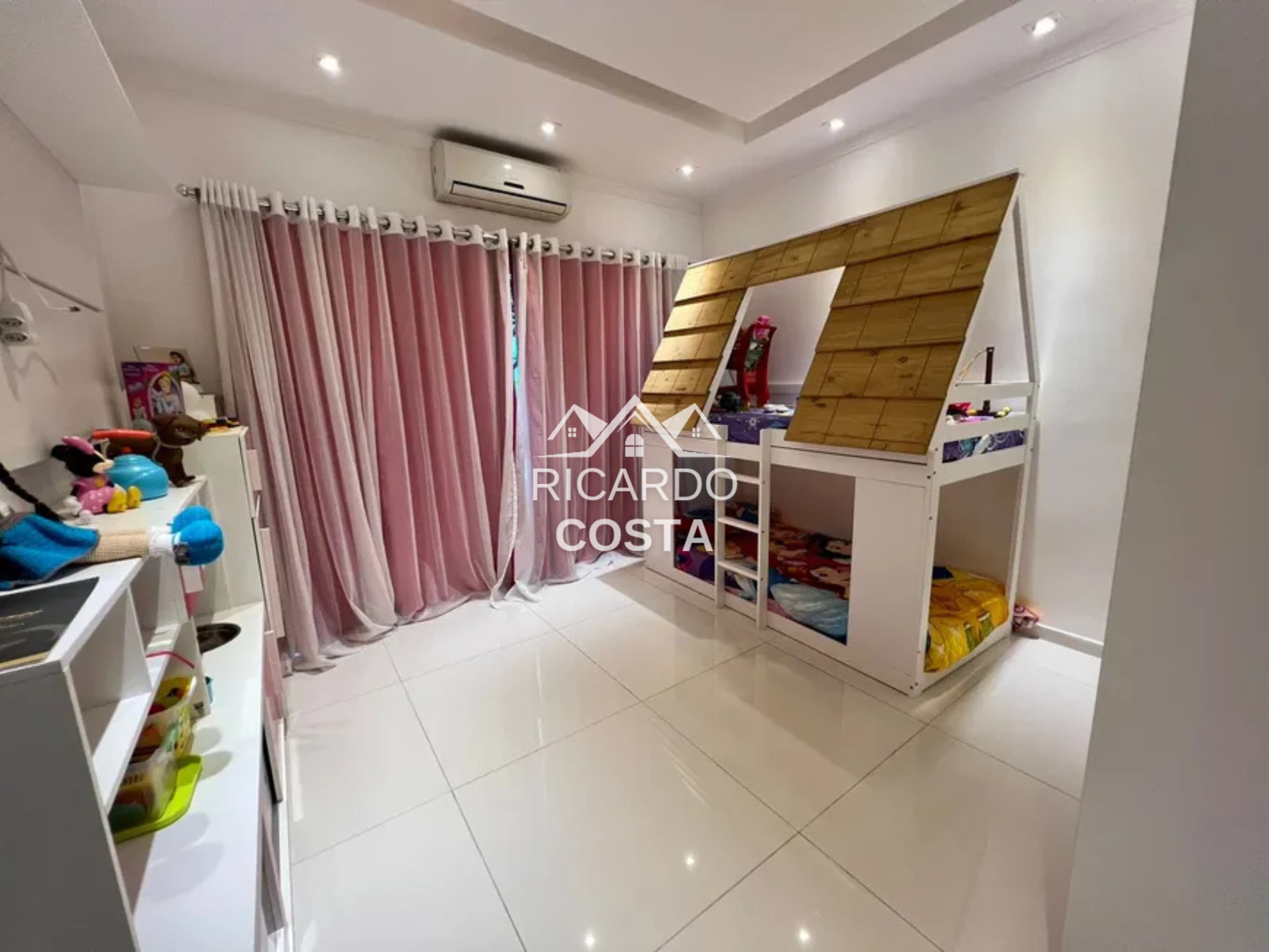 Imagem Casa de Condomínio com 3 Quartos à Venda ou Locação, 310 m² em Jacarepaguá - Rio de Janeiro