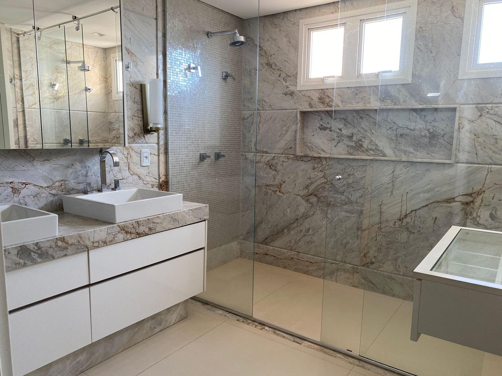 Imagem Cobertura com 4 Quartos à Venda, 291 m²em Setor Bueno - Goiânia