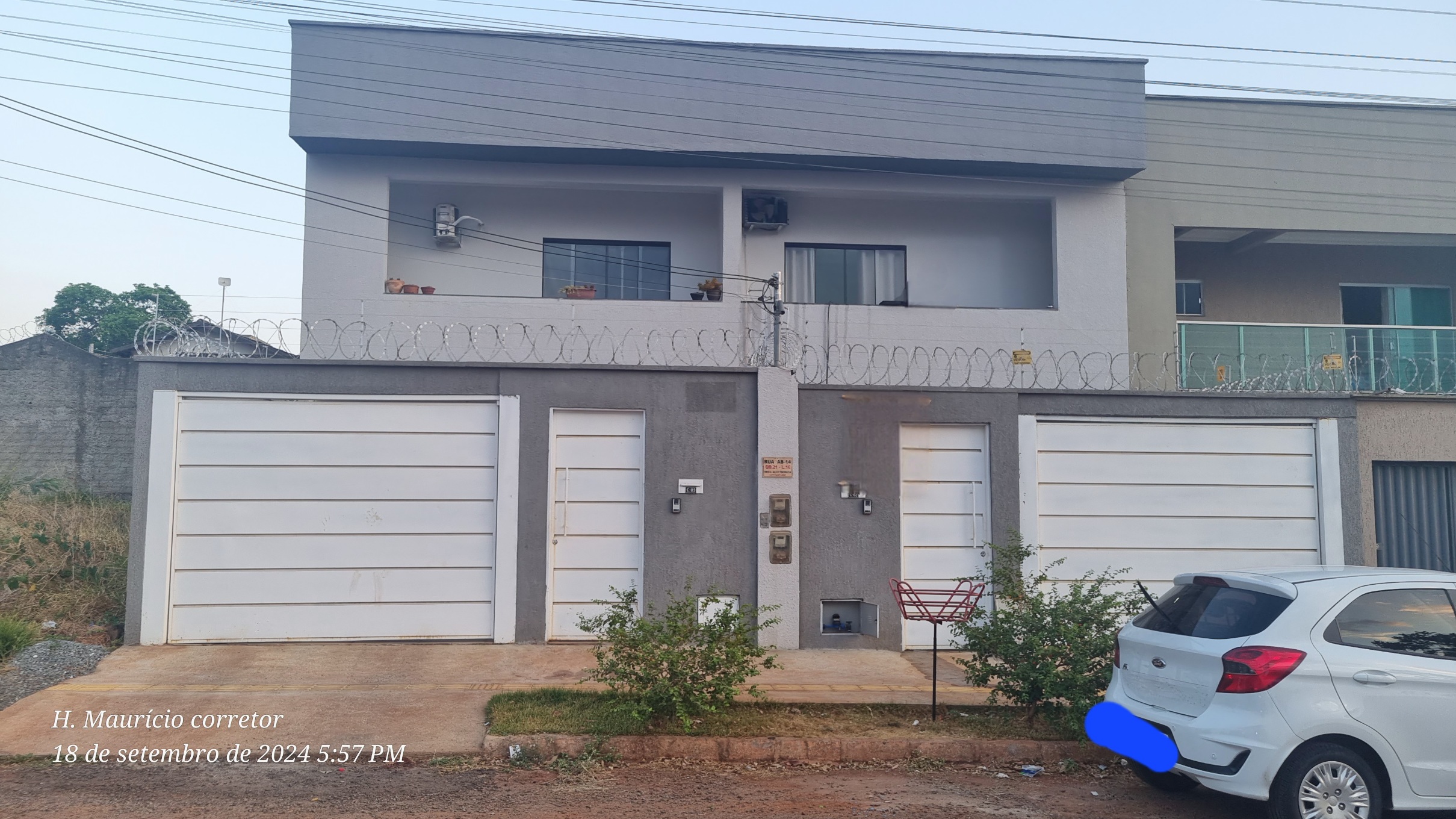 Sobrado com 4 Quartos à Venda, 174 m²em Residencial Alice Barbosa - Goiânia