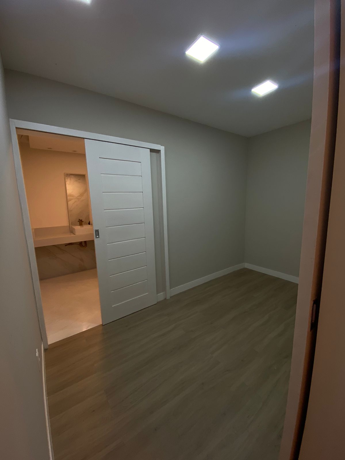 Imagem Casa com 6 Quartos à Venda, 335 m²em Alphaville (abrantes) - CAMAÇARI
