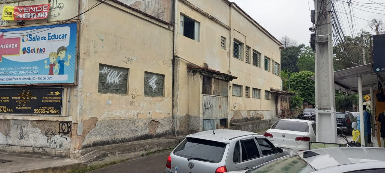 Imóvel Comercial à Venda ou Locação, 400 m² em Rio do Ouro - Niterói