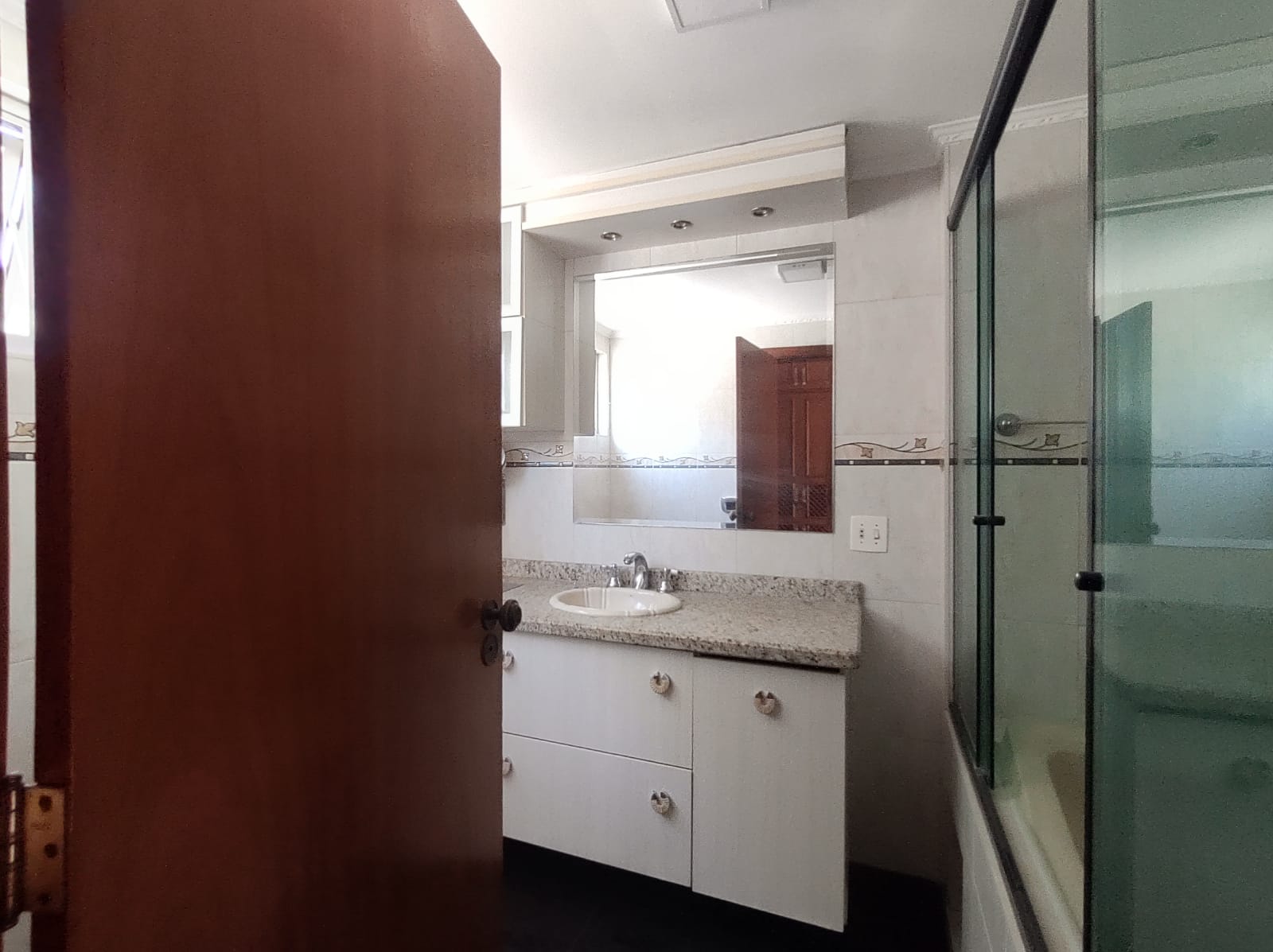 Imagem Apartamento com 3 Quartos à Venda ou Temporada, 136 m²em Vila Pompéia - São Paulo Imagem Apartamento com 3 Quartos à Venda ou Temporada, 136 m²em Vila Pompéia - São Paulo