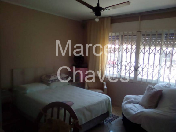 Imagem Casa com 3 Quartos à Venda, 250 m² em Medianeira - Porto Alegre Imagem Casa com 3 Quartos à Venda, 250 m² em Medianeira - Porto Alegre