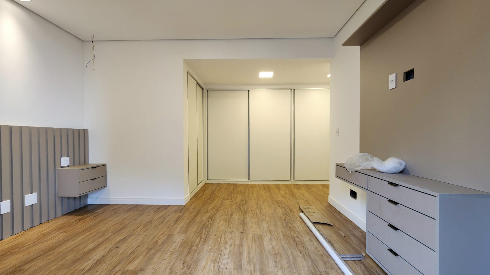 Imagem Apartamento com 4 Quartos à Venda, 251 m²em Pompéia - Santos Imagem Apartamento com 4 Quartos à Venda, 251 m²em Pompéia - Santos