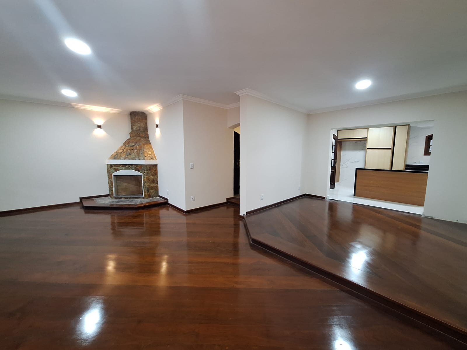 Imagem Casa com 4 Quartos à Venda, 300 m²em Chácara Jafet - Mogi das Cruzes Imagem Casa com 4 Quartos à Venda, 300 m²em Chácara Jafet - Mogi das Cruzes
