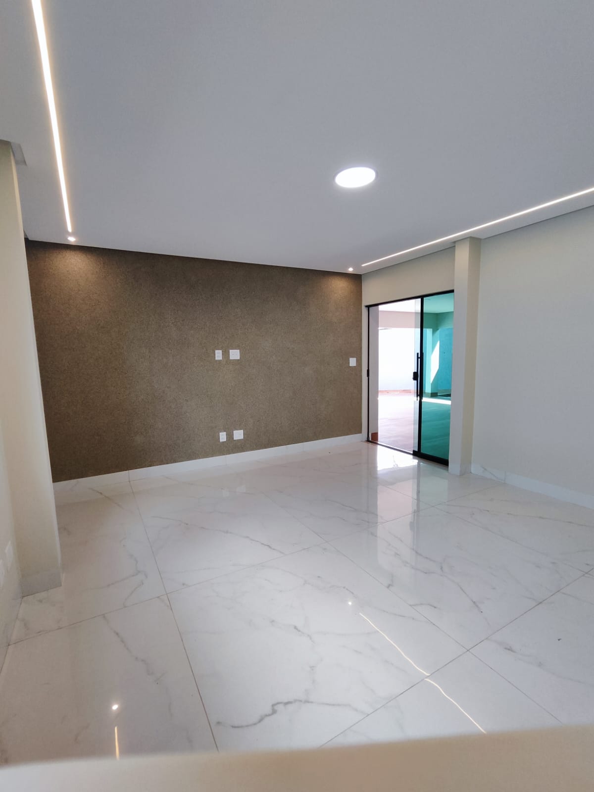 Imagem Casa com 3 Quartos à Venda, 245 m²em Vila Concórdia - Goiânia