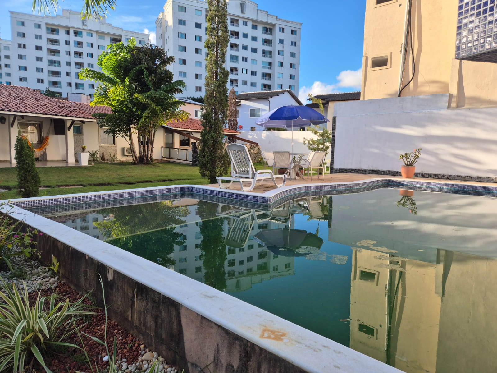 Imagem Casa com 4 Quartos à Venda, 600 m²em Centro - Lauro de Freitas Imagem Casa com 4 Quartos à Venda, 600 m²em Centro - Lauro de Freitas
