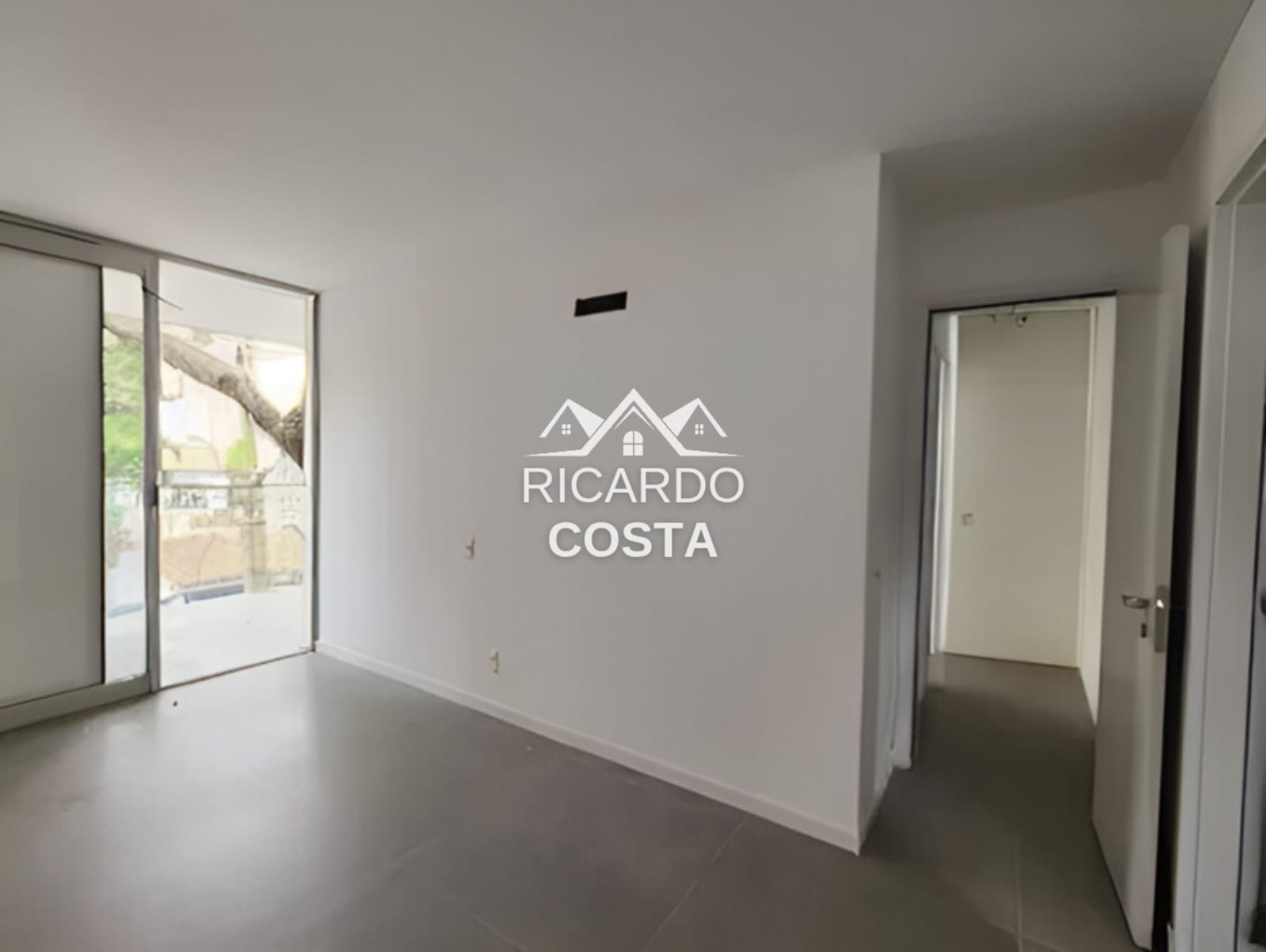 Imagem Cobertura com 2 Quartos à Venda ou Locação, 190 m² em Humaitá - Rio de Janeiro