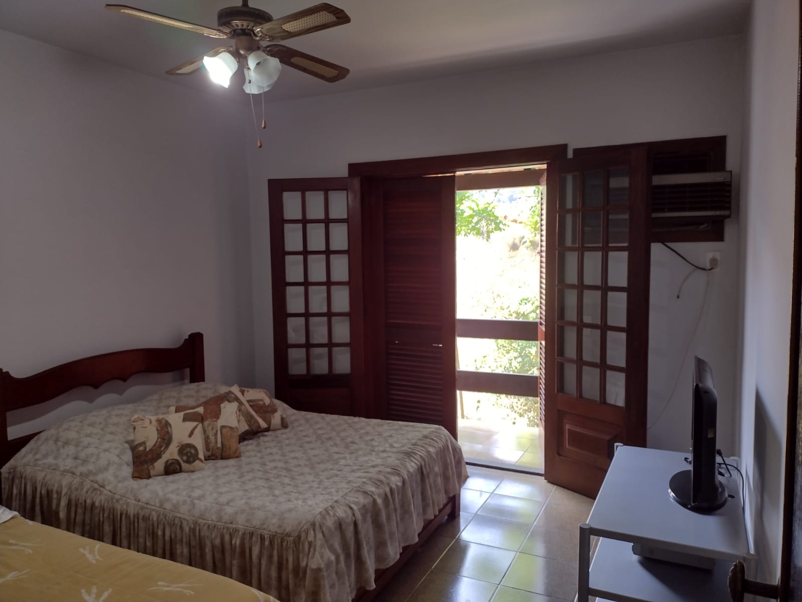 Imagem Casa com 4 Quartos à Venda, 442 m²em Piratininga - Niterói Imagem Casa com 4 Quartos à Venda, 442 m²em Piratininga - Niterói