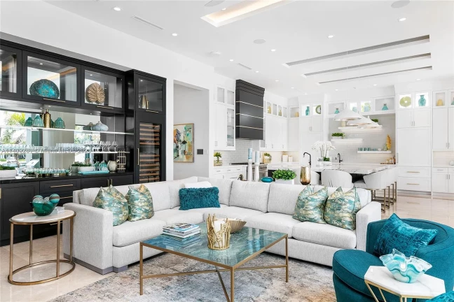 Imagem Casa de Condomínio com 6 Quartos à Venda, 833 m²em Cajuru - Curitiba Imagem Casa de Condomínio com 6 Quartos à Venda, 833 m²em Cajuru - Curitiba