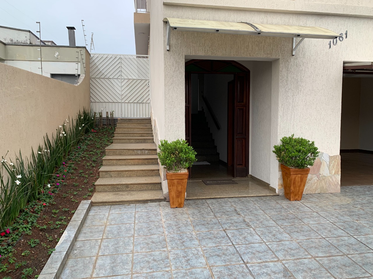 Imagem Sobrado com 4 Quartos à Venda, 408 m²em Vila Ipiranga - Mogi das Cruzes