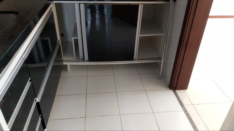 Imagem Apartamento com 3 Quartos para Alugar, 1 m² em Recanto dos Vinhais - São Luís