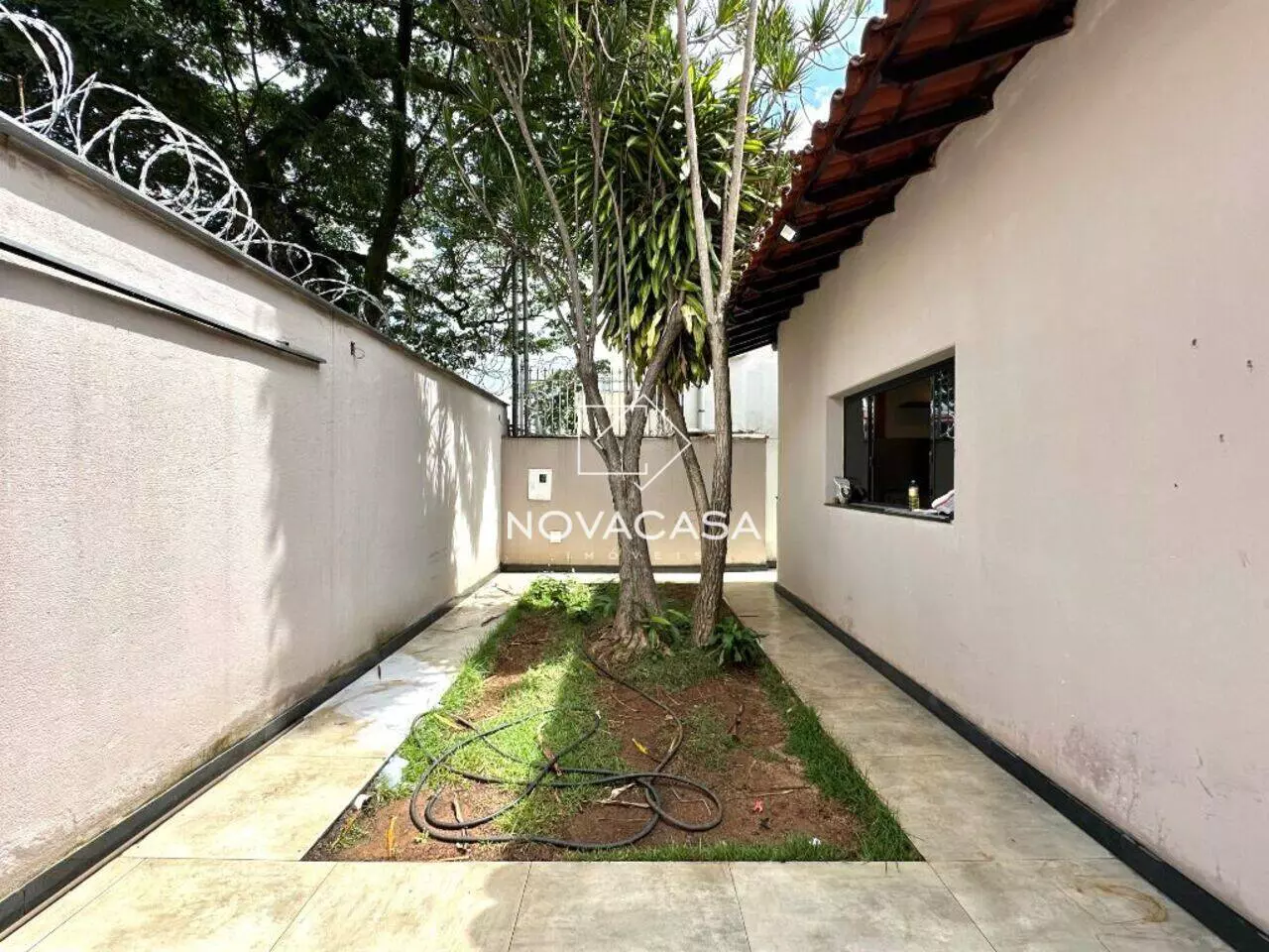 Imagem Casa com 5 Quartos à Venda, 250 m² em Rio Branco - Belo Horizonte