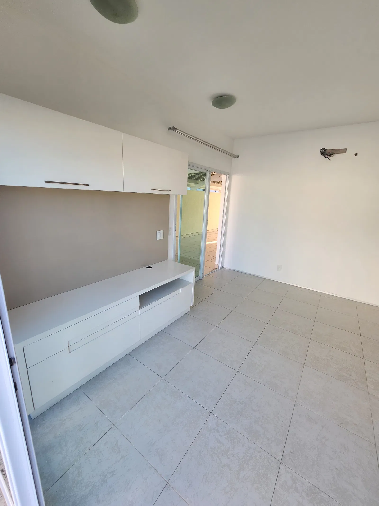 Imagem Casa de Condomínio com 3 Quartos à Venda, 277 m²em SAPIRANGA - FORTALEZA