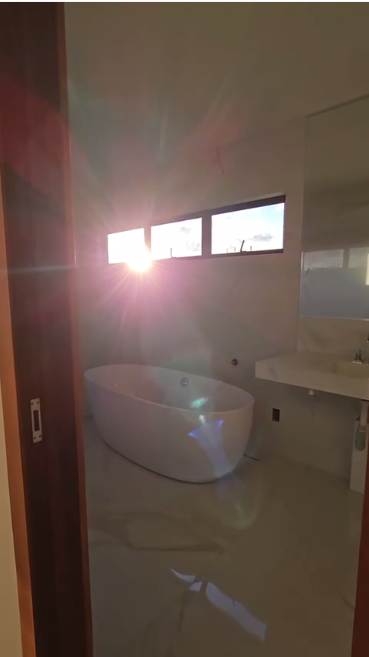 Imagem Casa de Condomínio com 4 Quartos à Venda, 376 m²em Pium (Distrito Litoral) - Parnamirim