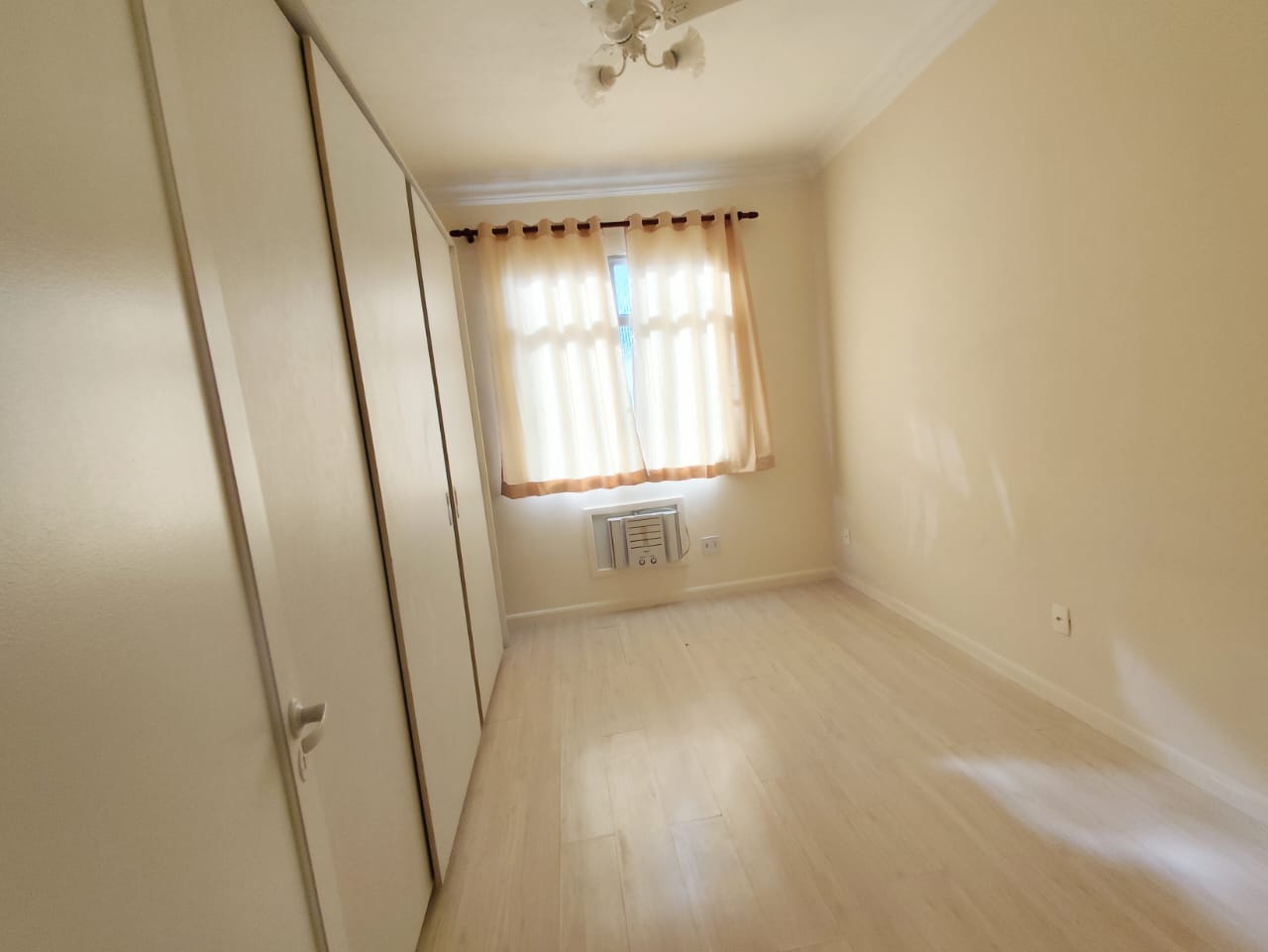 Imagem Apartamento com 1 Quarto à Venda, 56 m²em Icaraí - Niterói