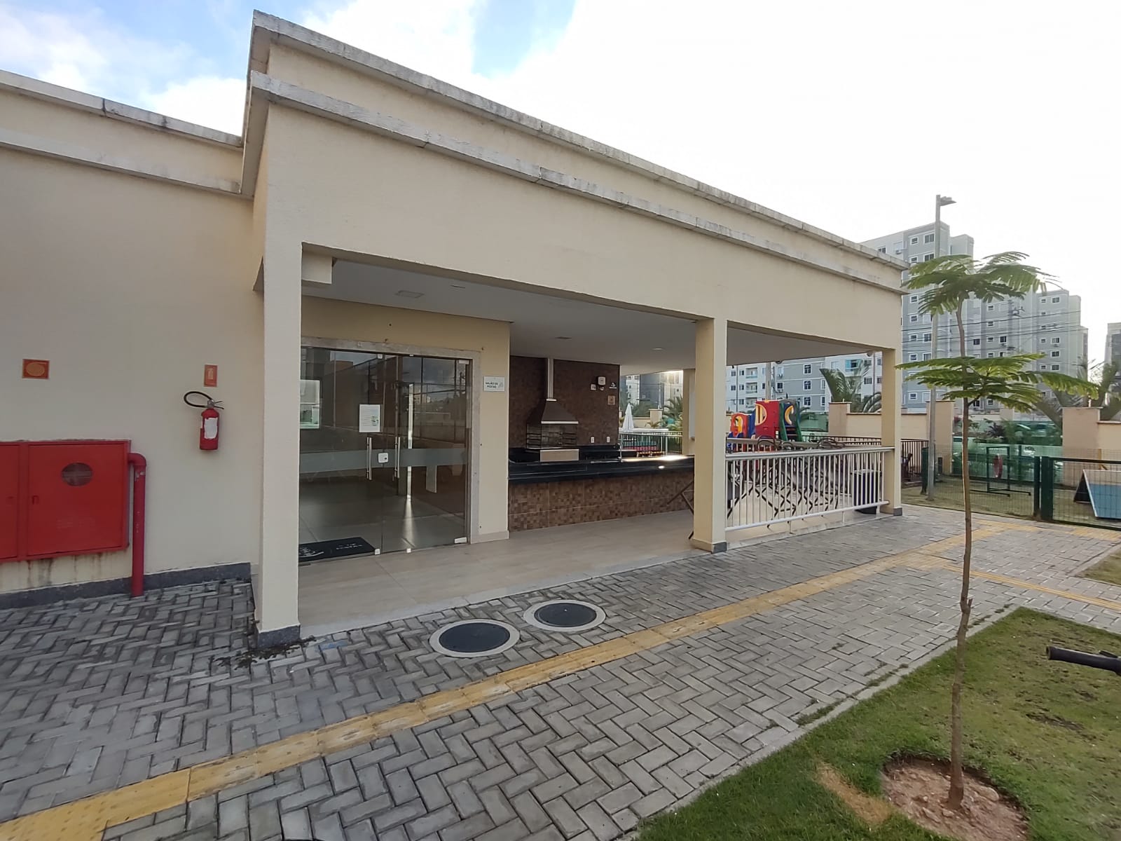Imagem Apartamento com 2 Quartos para Alugar, 45 m²em Centro - Lauro de Freitas 