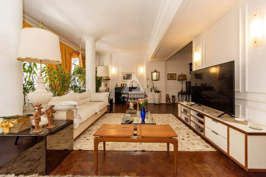 Imagem Apartamento com 3 Quartos à Venda, 195 m²em Copacabana - Rio de Janeiro Imagem Apartamento com 3 Quartos à Venda, 195 m²em Copacabana - Rio de Janeiro