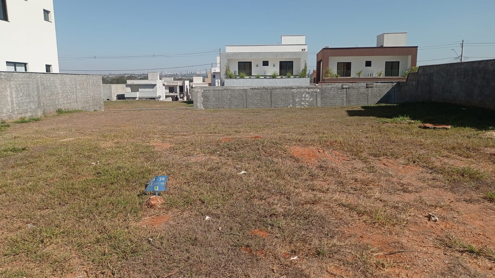 Imagem Terreno à Venda, 270 m²em Jardins Capri - Senador Canedo Imagem Terreno à Venda, 270 m²em Jardins Capri - Senador Canedo