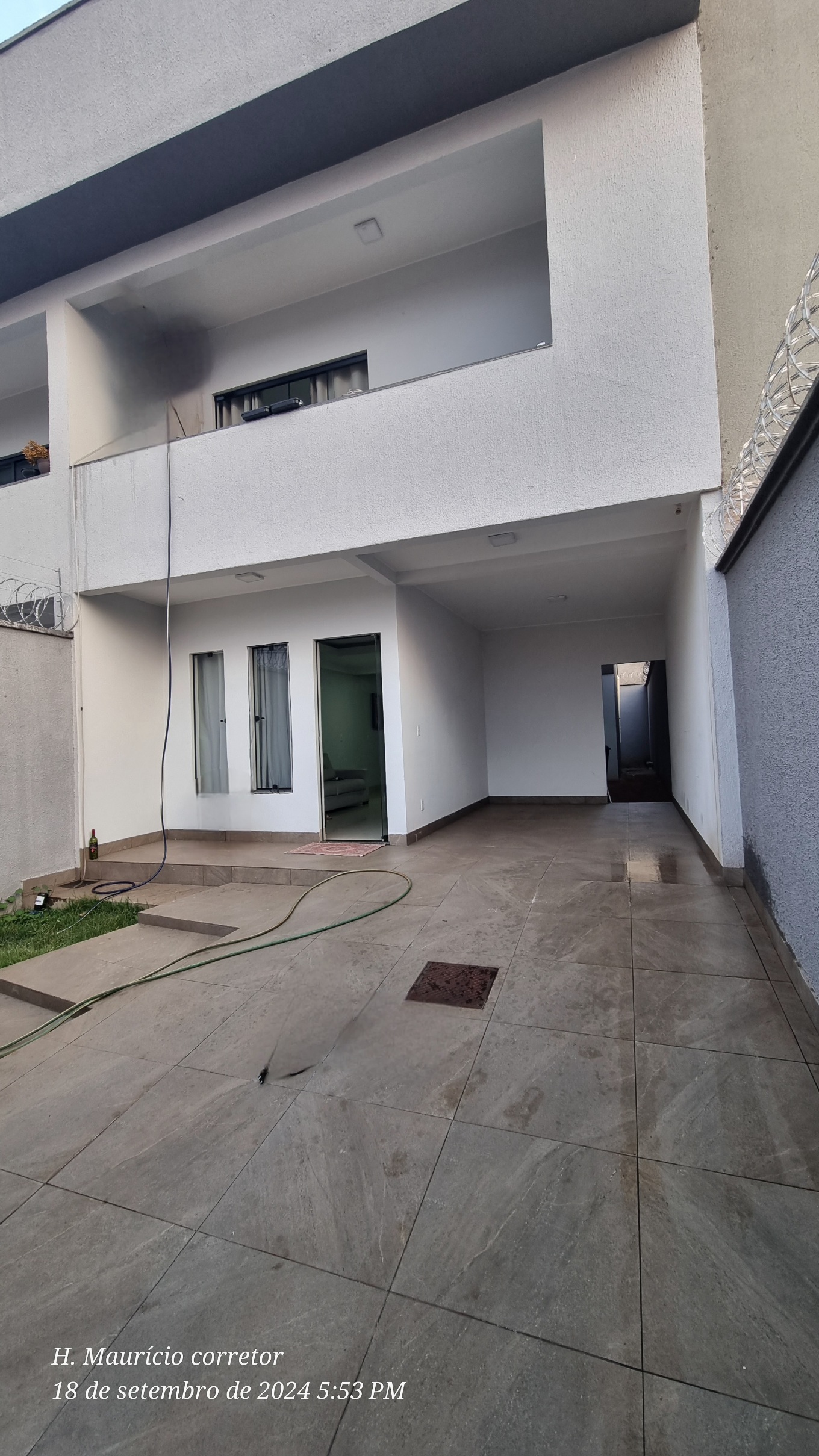 Imagem Sobrado com 4 Quartos à Venda, 174 m²em Residencial Alice Barbosa - Goiânia Imagem Sobrado com 4 Quartos à Venda, 174 m²em Residencial Alice Barbosa - Goiânia