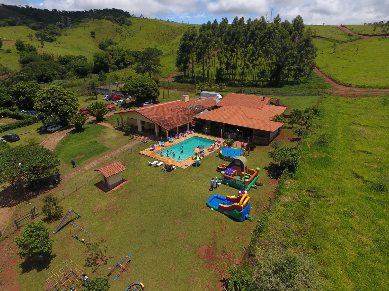 Imagem Chácara com 5 Quartos à Venda, Locação ou Temporada, 950 m² em Tanque - Atibaia Imagem Chácara com 5 Quartos à Venda, Locação ou Temporada, 950 m² em Tanque - Atibaia