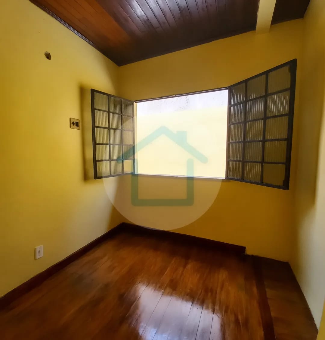 Imagem Casa com 2 Quartos à Venda, 250 m²em Flores - Manaus