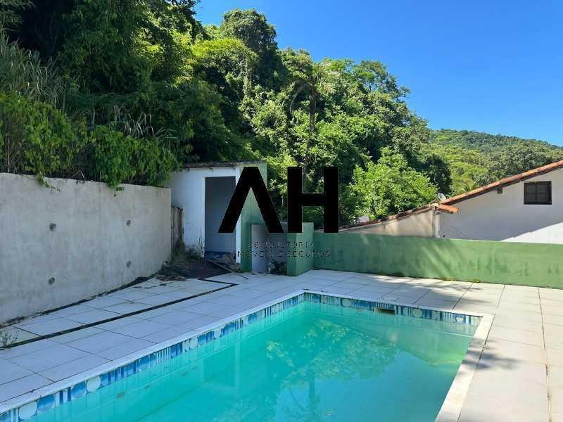 Imagem Casa com 4 Quartos à Venda, em Muriqui - Niterói Imagem Casa com 4 Quartos à Venda, em Muriqui - Niterói