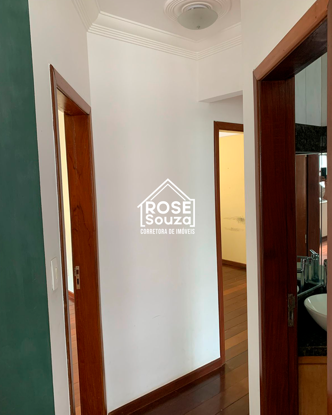 Imagem Apartamento com 3 Quartos à Venda, 136 m²em Santo Antônio - Belo Horizonte Imagem Apartamento com 3 Quartos à Venda, 136 m²em Santo Antônio - Belo Horizonte
