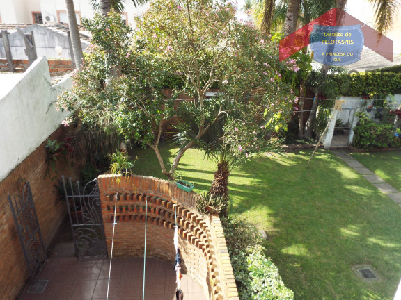 Imagem Casa com 4 Quartos à Venda, 315 m² em Centro - Pelotas