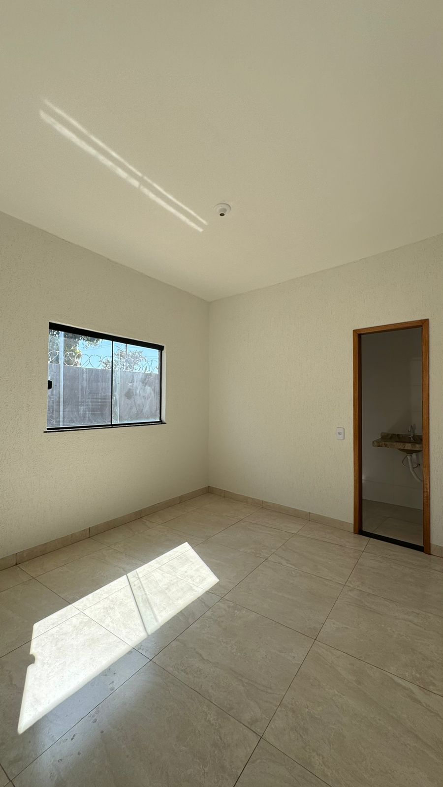 Imagem Casa com 3 Quartos à Venda, 134 m²em Jardim Presidente - Goiânia