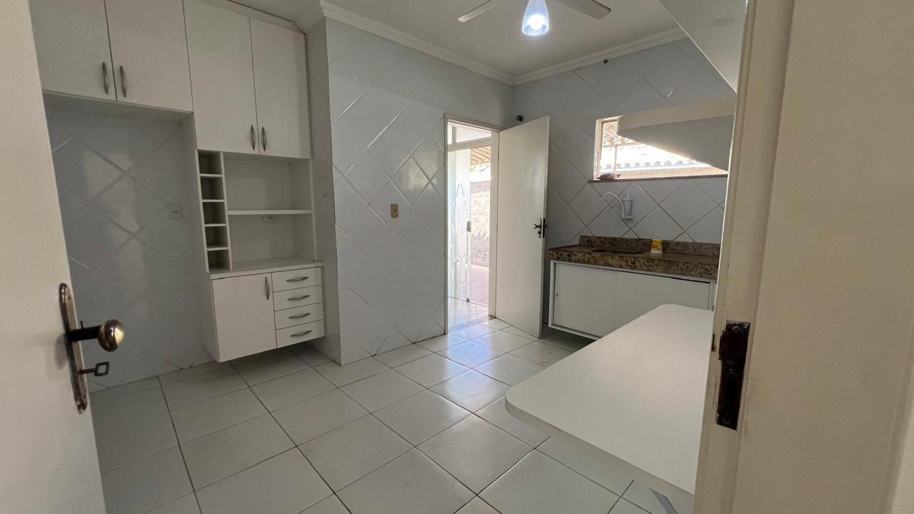 Imagem Casa de Condomínio com 3 Quartos para Alugar, 200 m²em Buraquinho - Lauro de Freitas